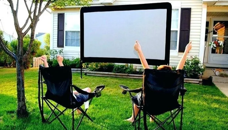 Instructions for building an outdoor movie theater in your garden